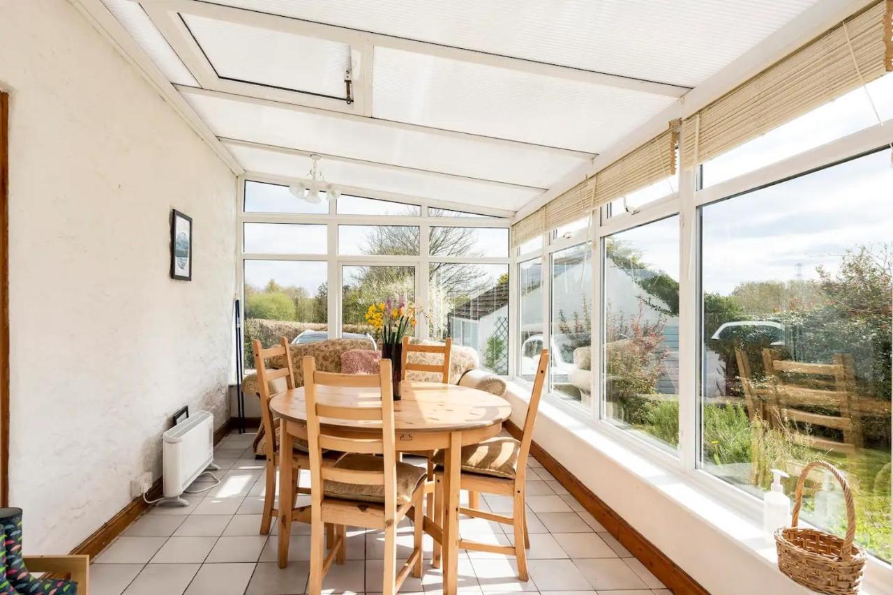 Llys Onnen - North Wales Holiday Cottage Молд Экстерьер фото