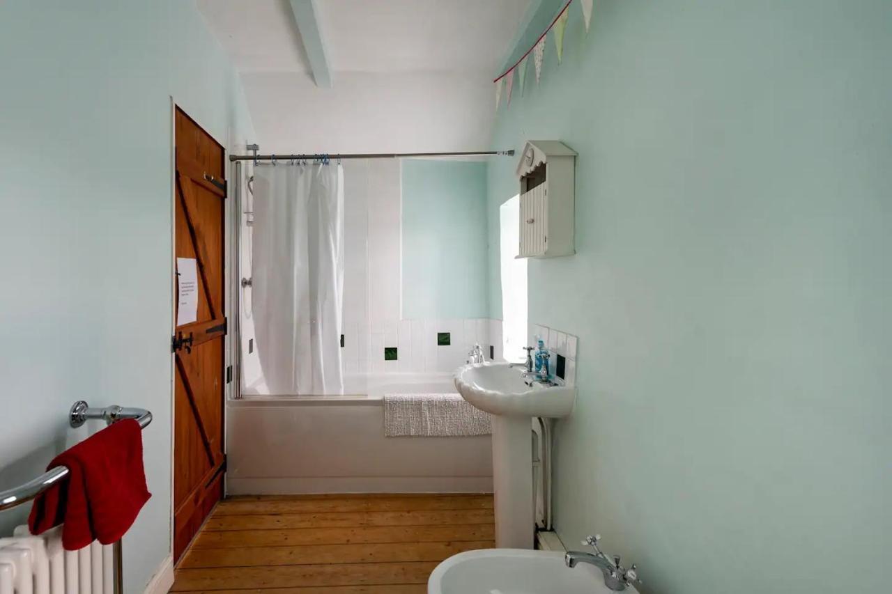 Llys Onnen - North Wales Holiday Cottage Молд Экстерьер фото